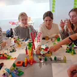 thesis lab lego day